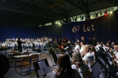 60 LET OŠ CERKNICA 04 FOTO LJUBO VUKELIČ